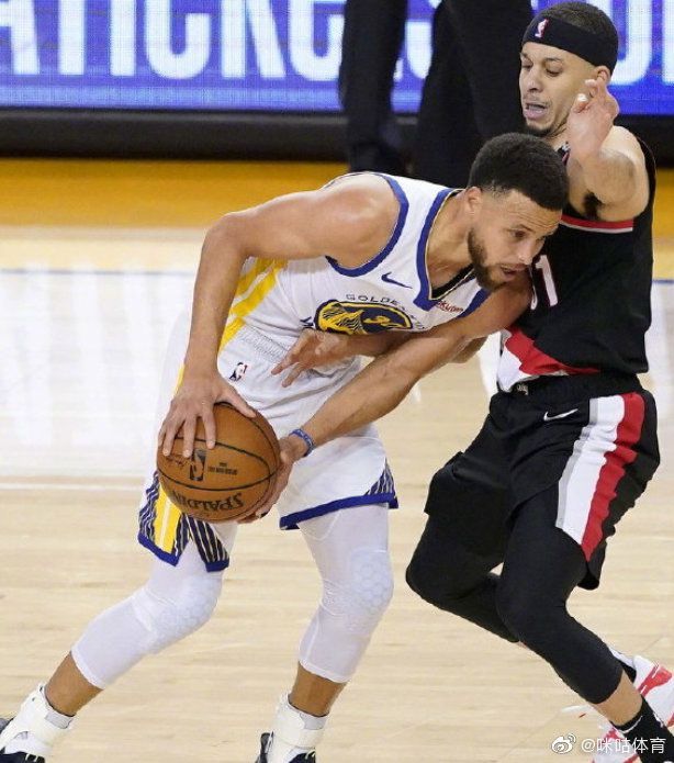 包含从门兴格拉德巴赫围绕NBA季后赛扳平良机到夏洛特黄蜂复出首秀，风云突变波特兰开拓者集结日状态回暖的词条