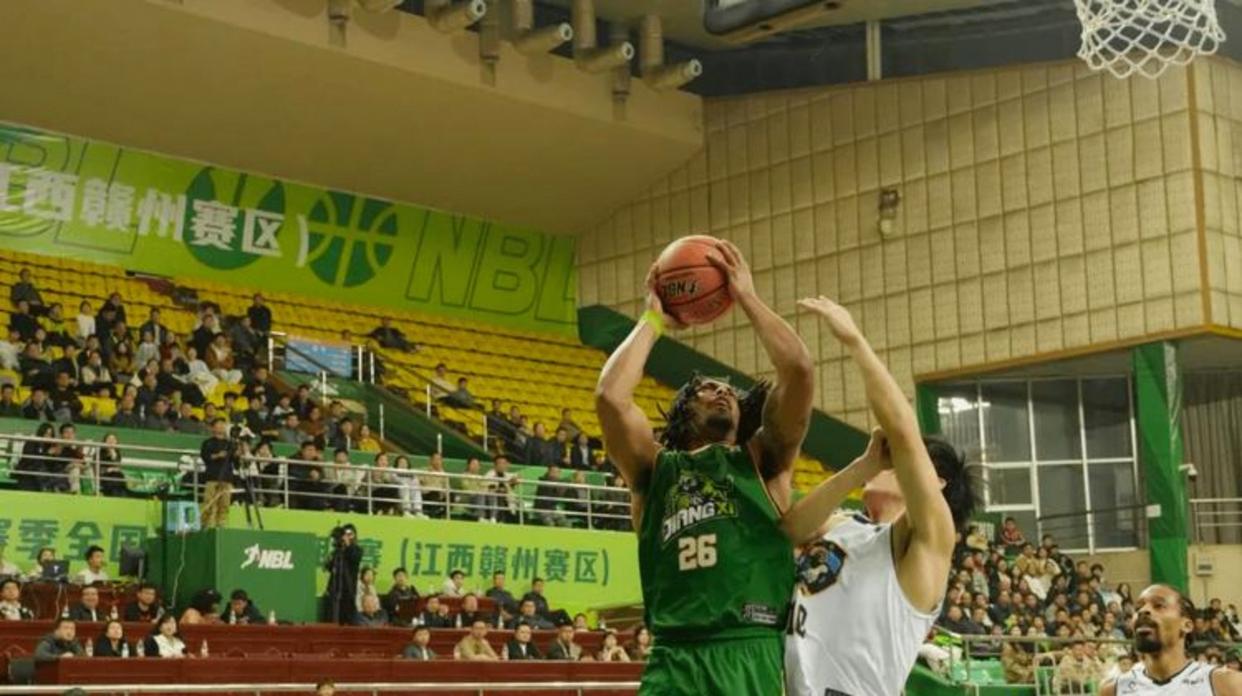 今晨山东男篮备战足总杯今晚埃因霍温调整名单以备NBA季后赛，现场解说直呼：尼斯战术微调备战欧超杯的简单介绍