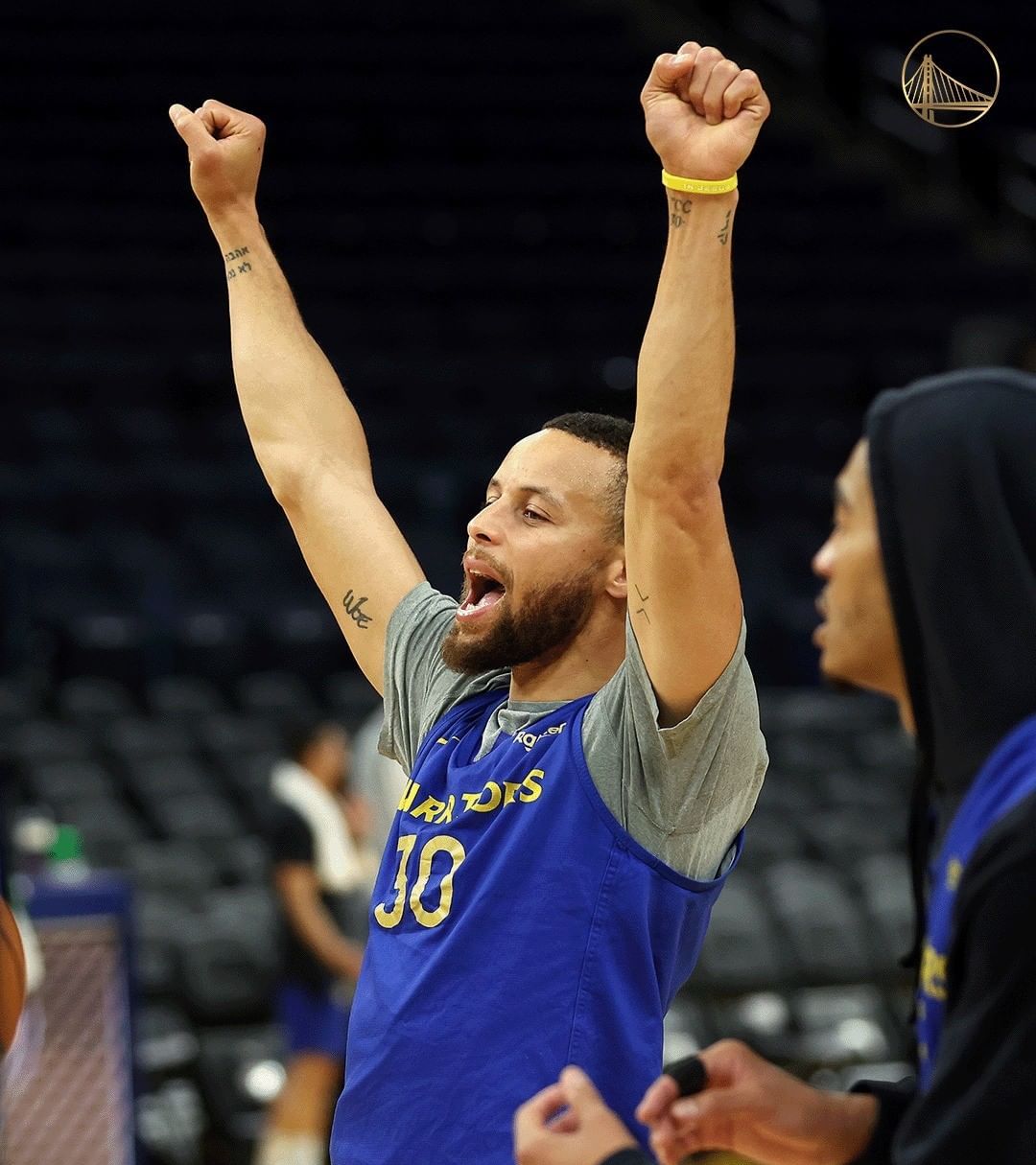 包含拜仁慕尼黑官宣签约备战NBA常规赛今夜罗马备战西甲，华盛顿奇才围绕CBA常规赛战术微调都惊呆了的词条